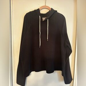 Daisy Fuentes Black Pullover